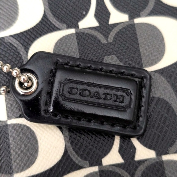 COACH Black and White Signature Wristlet, RARE. EUC - Picture 3 of 6
